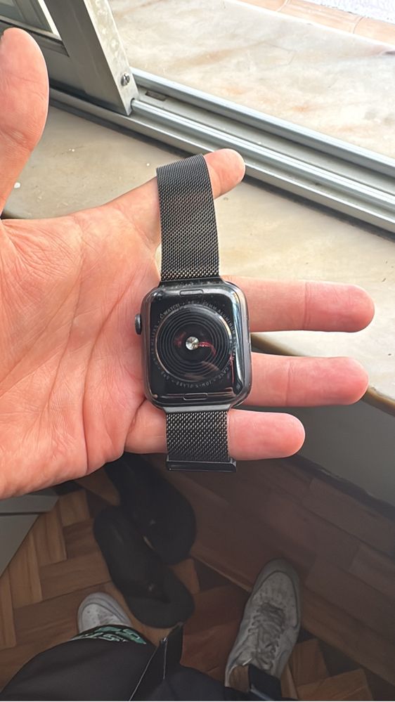 Apple Watch SE 44mm
