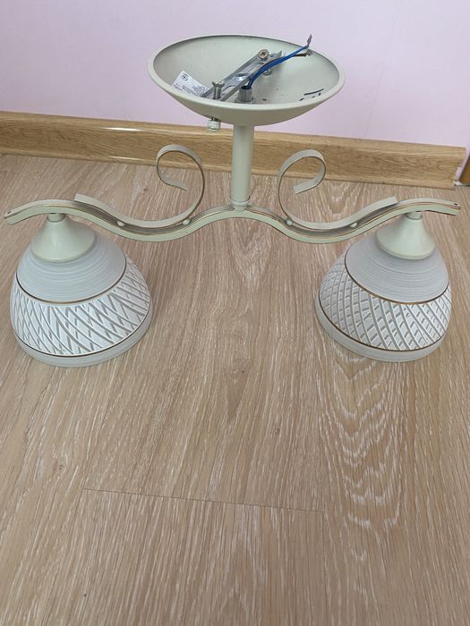 Лампа на стелю біла двійна