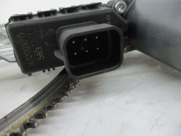 Elevador vidros frente esquerdo OPEL Zafira A (F75_)