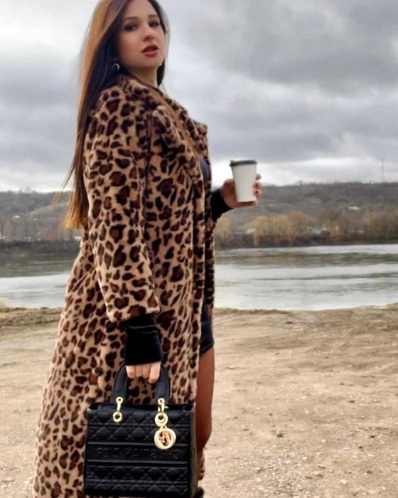 Шуба з еко-хутра