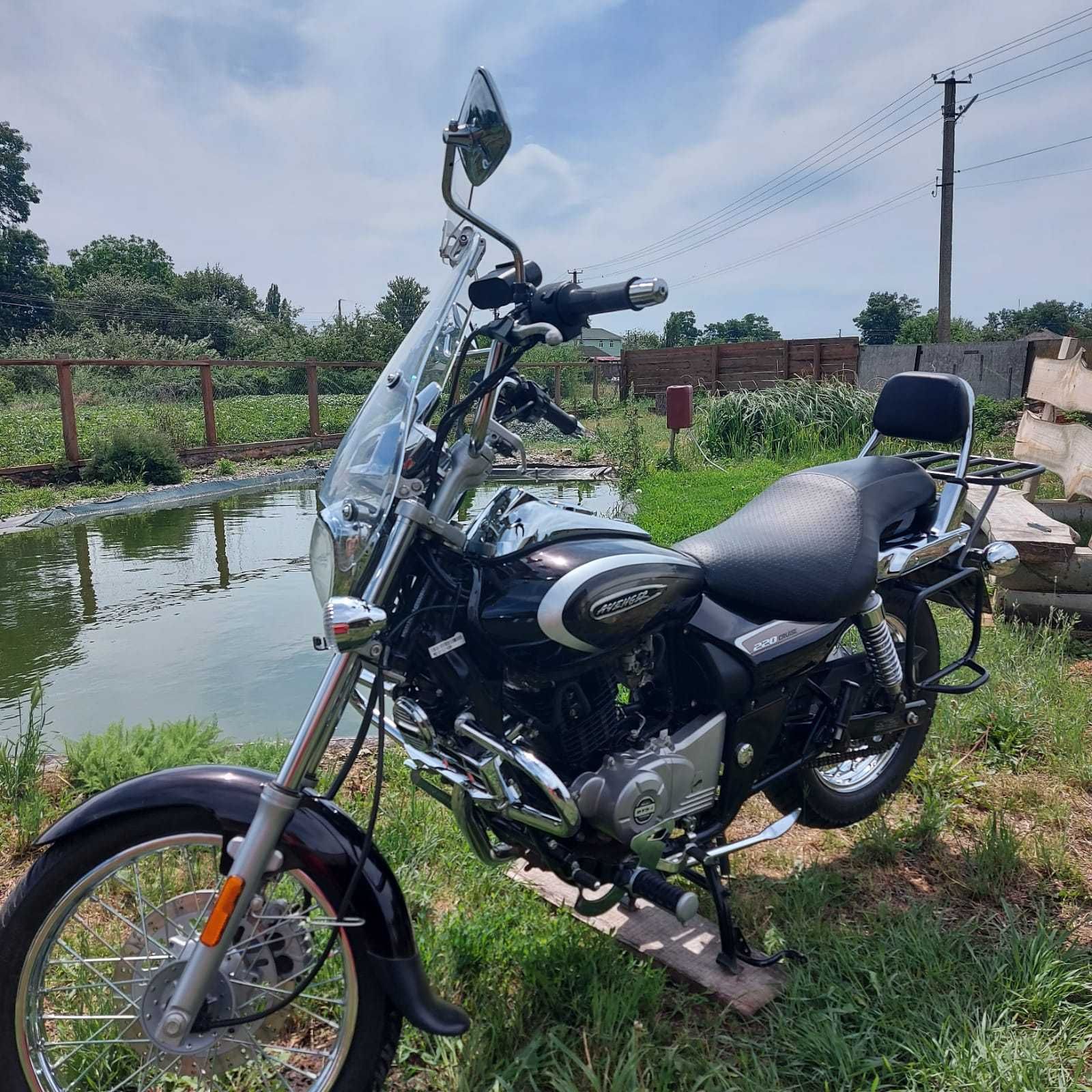 Bajaj Avenger 220