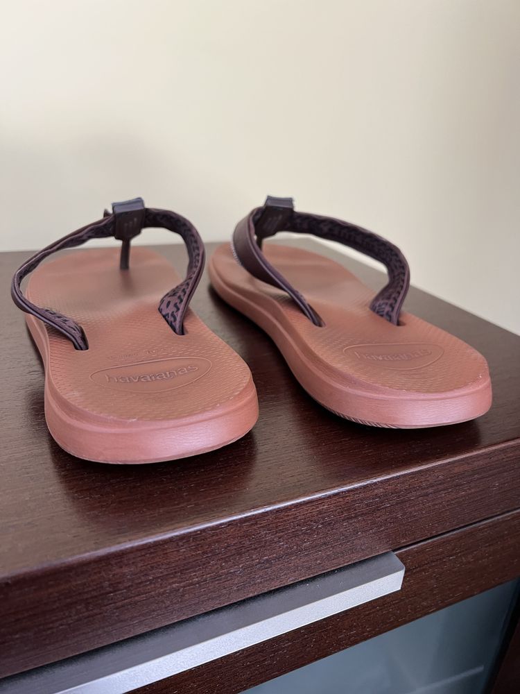 Chinelos havaianas