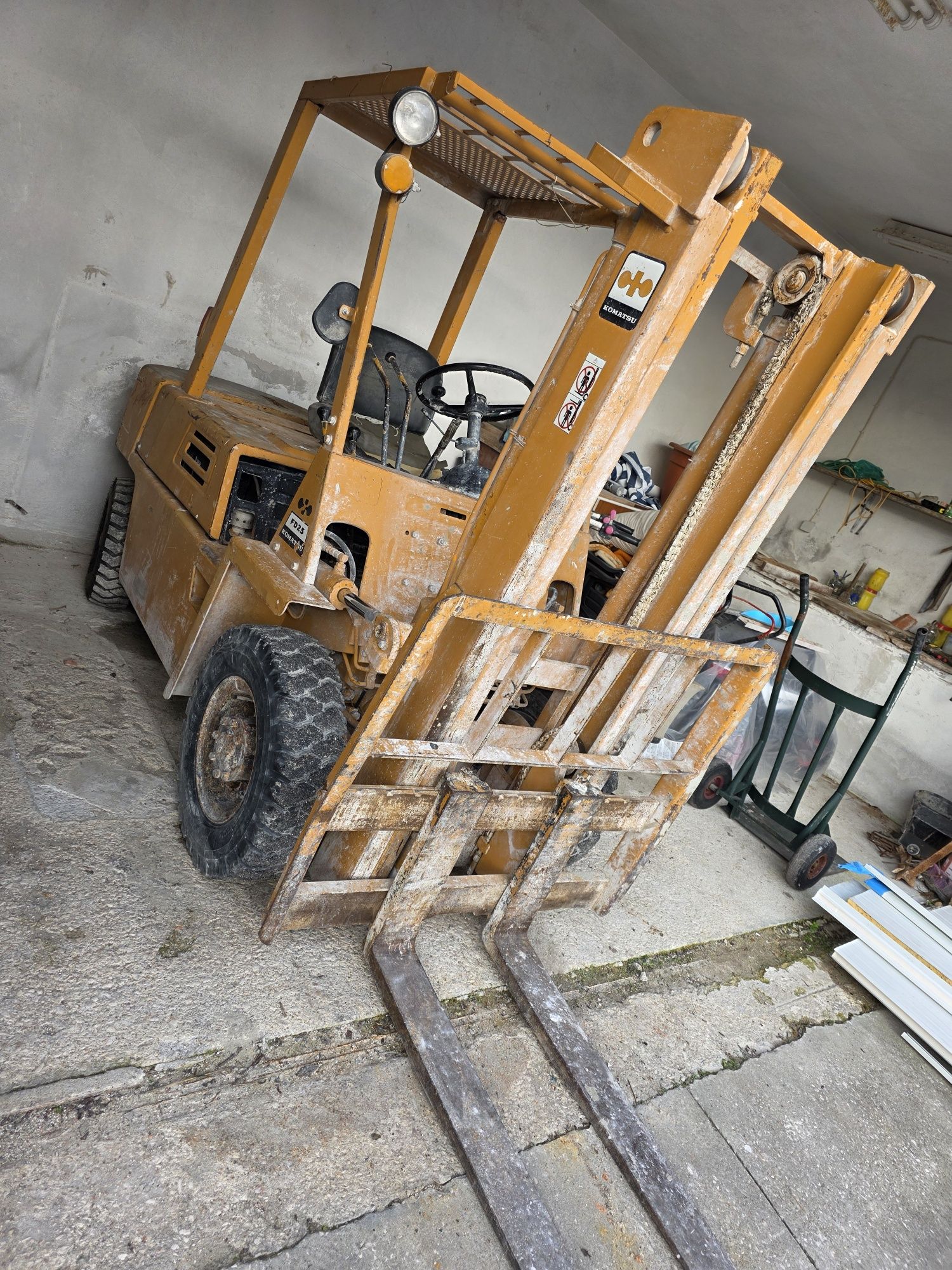 Empilhador Komatsu 2500 Diesel