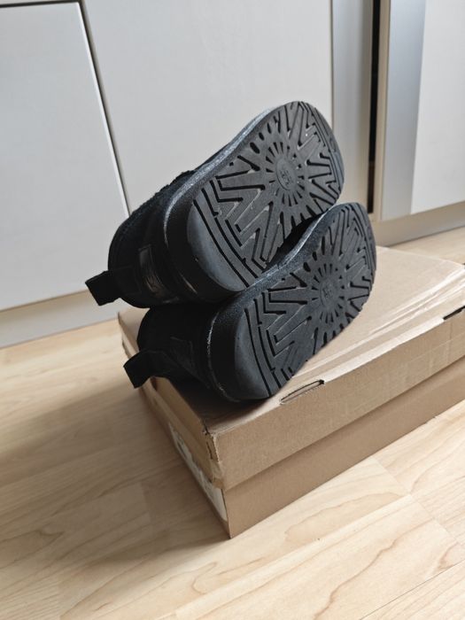 UGG Classic Ultra Mini czarne rozmiar 38, śniegowce