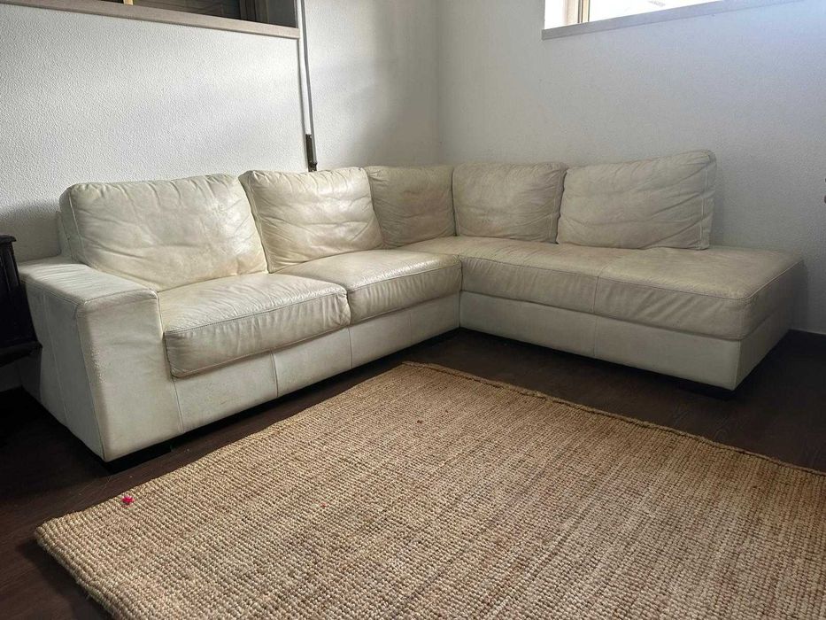 Sofa de canto em pele 260x210
