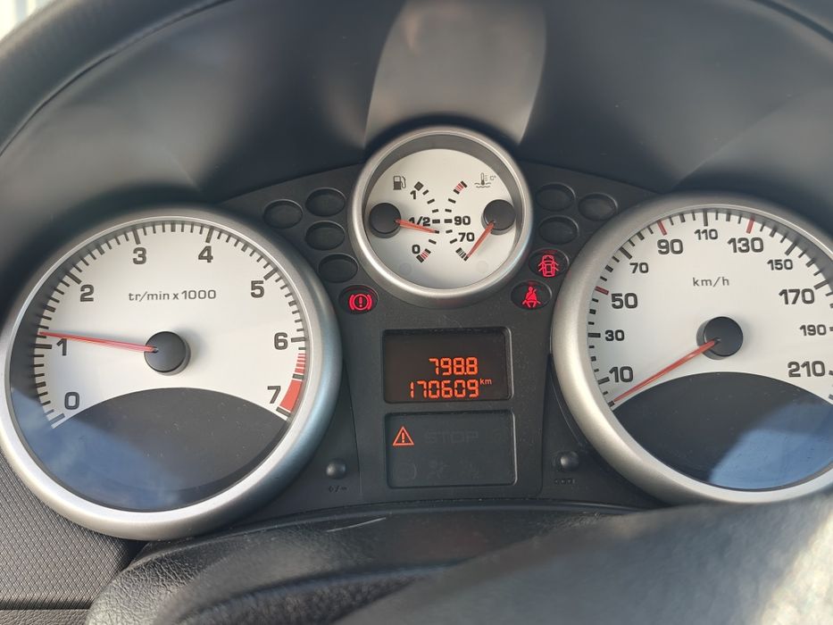 Pegeaut 207 a gasolina