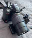 Nikon D3200 + 18-105 VR + torba + battery pack grip