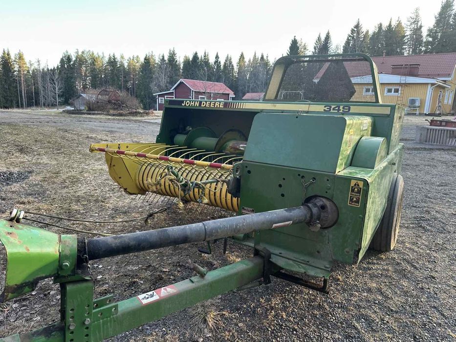 Прес- подборщик Пресс-підбирач John Deere 349
Deere 332, 332а Джон Дір