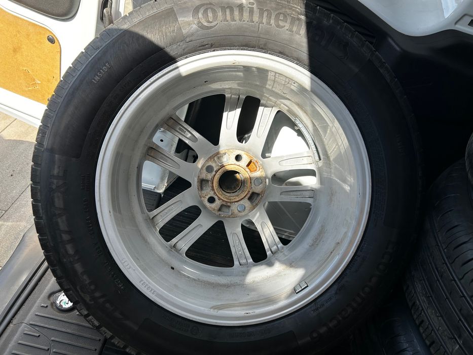 Nowe opony continental 215/65/17