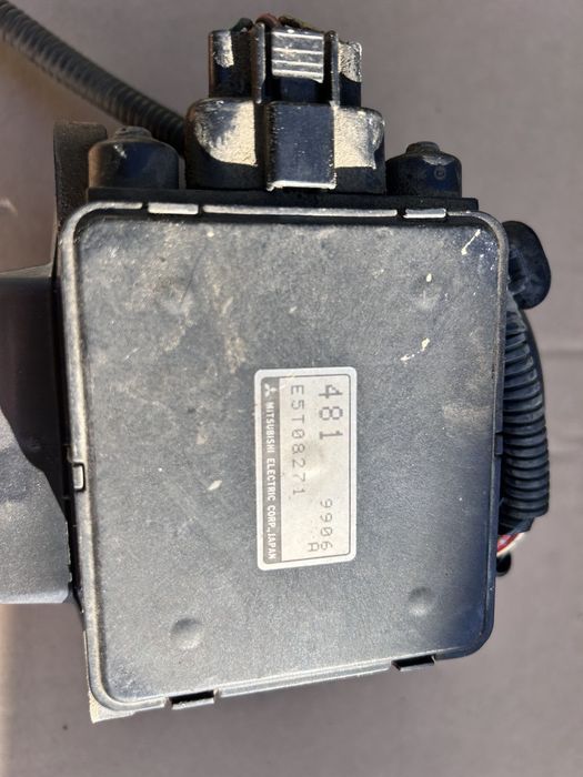 Датчик вимірювач повітря Mitsubishi Lancer, Outlander, Galant .