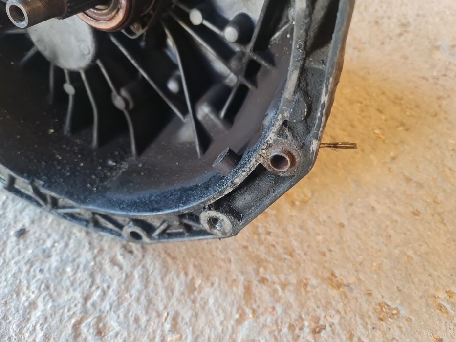 Skrzynia biegow trafic vivaro Pk0675 . 1.9 tdci 6 biegów