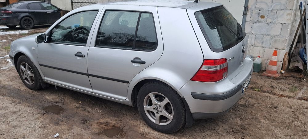 Golf 1.6 16v klima,elektryka,koła zimowe