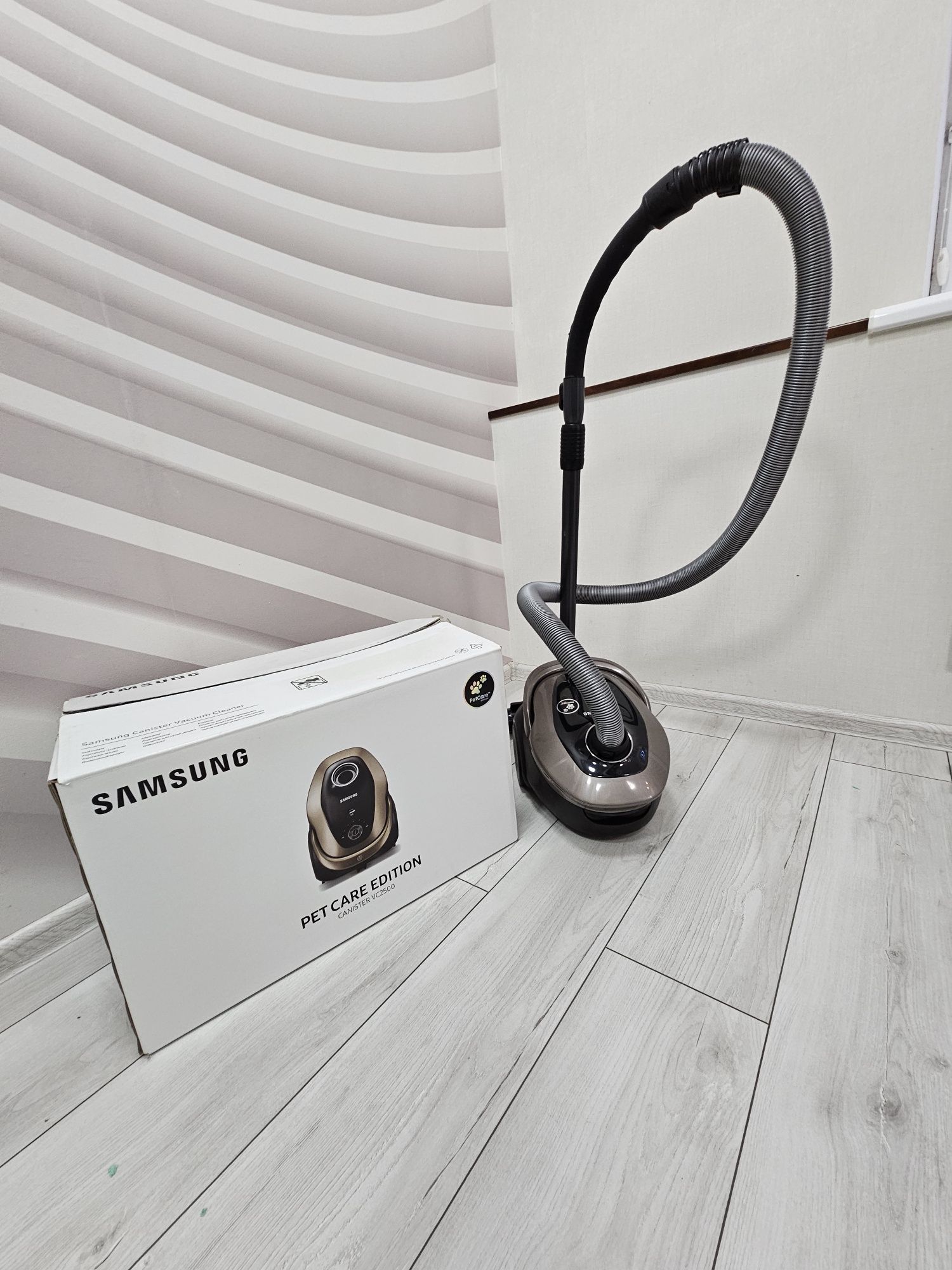 Пилосос Samsung Pet Care Edition canister VC2500