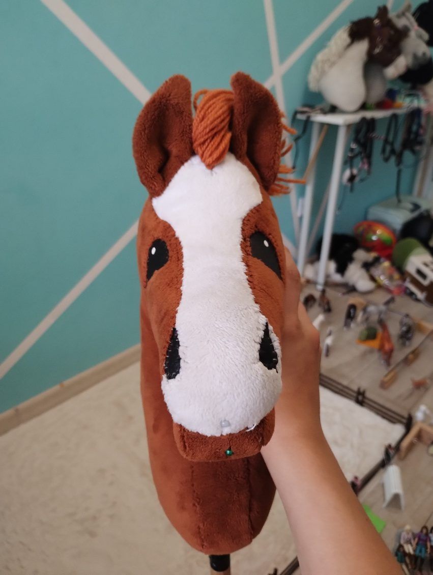 Hobby horse rudy z odmianą