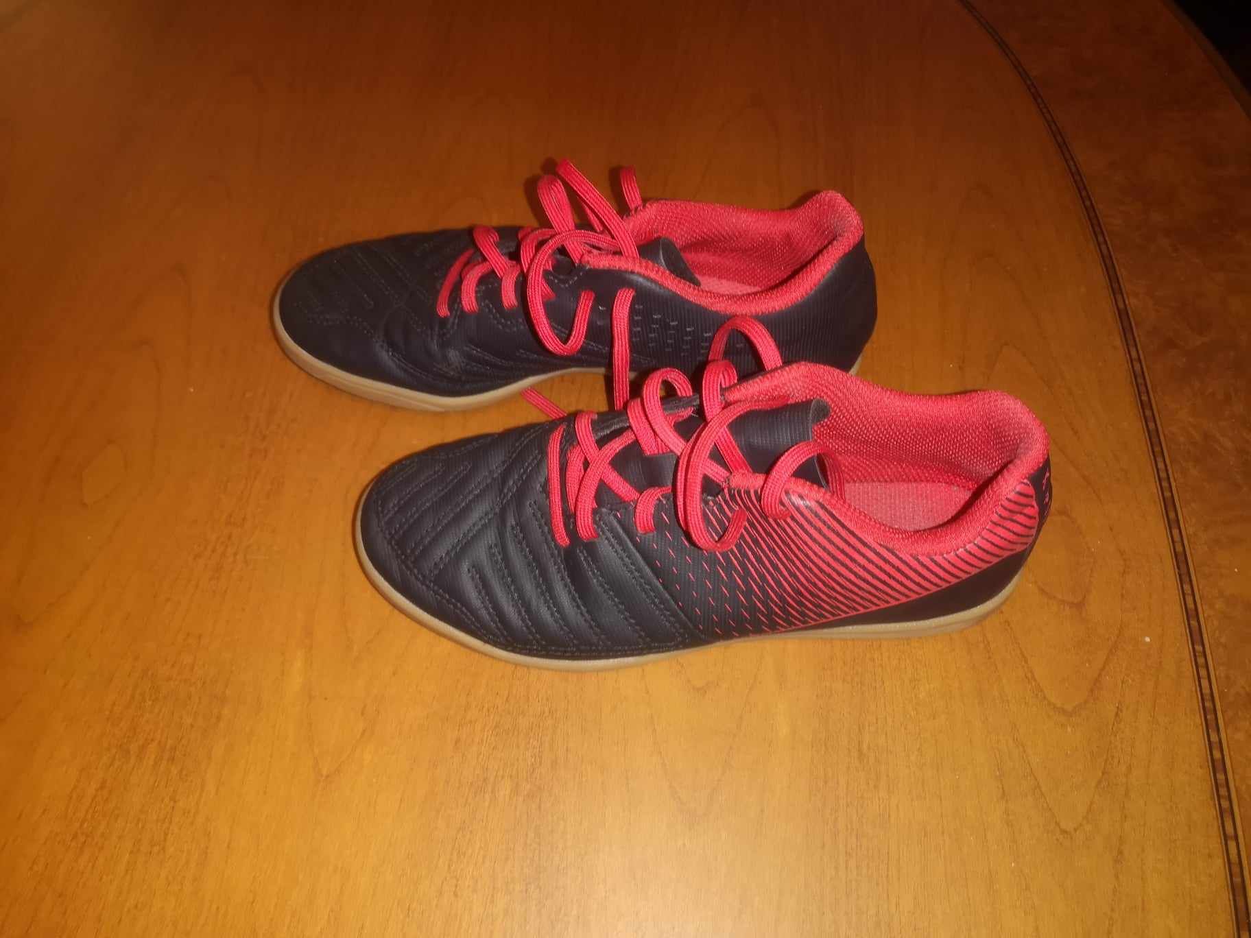 Buty piłkarskie Kipsta agility 100 halówki rozmiar 34