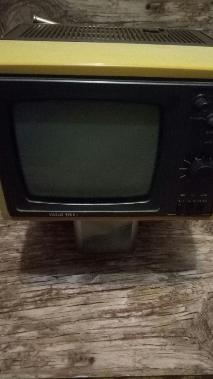 Раритетный старый ТВ silelis 405 d-1