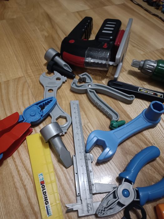 Zestaw narzędzi dla małego majsterkowicza