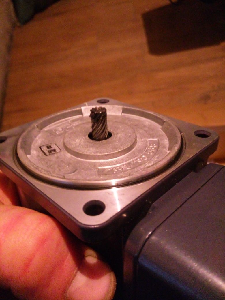 Silnik SPG indukcyjny 15w. Nowy na gwarancji bez motoreduktora