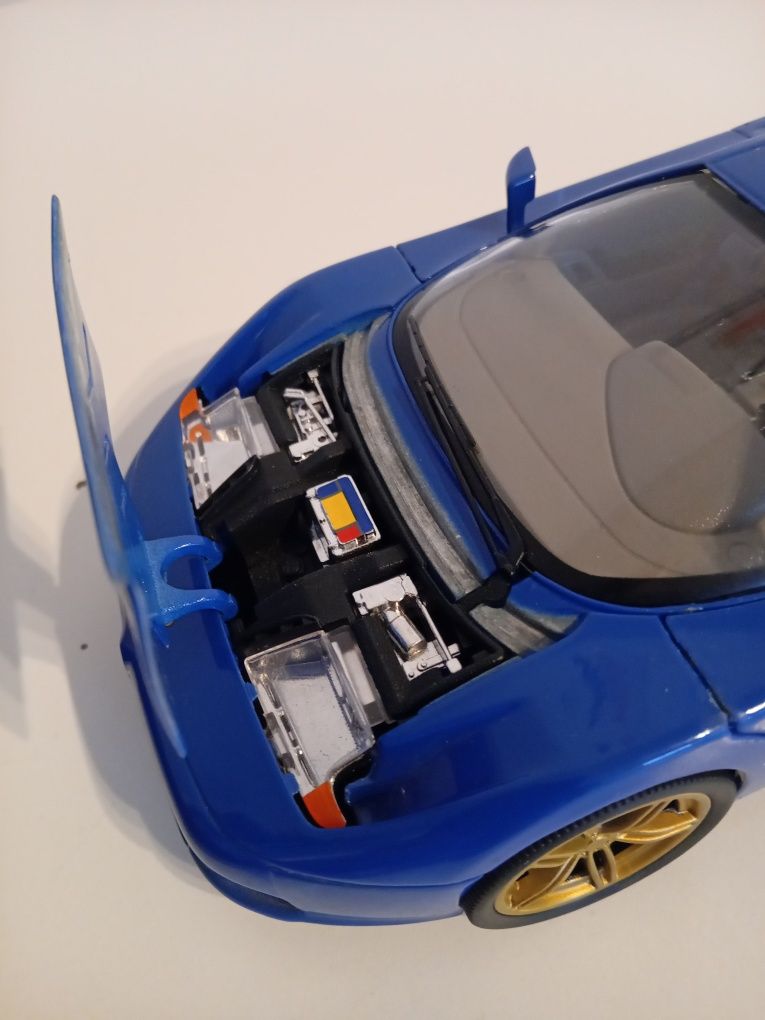 Bugatti EB 110 bburago 1:18