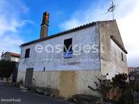Moradia T5 com Terreno na aldeia de Sequeiros, Torre de M...