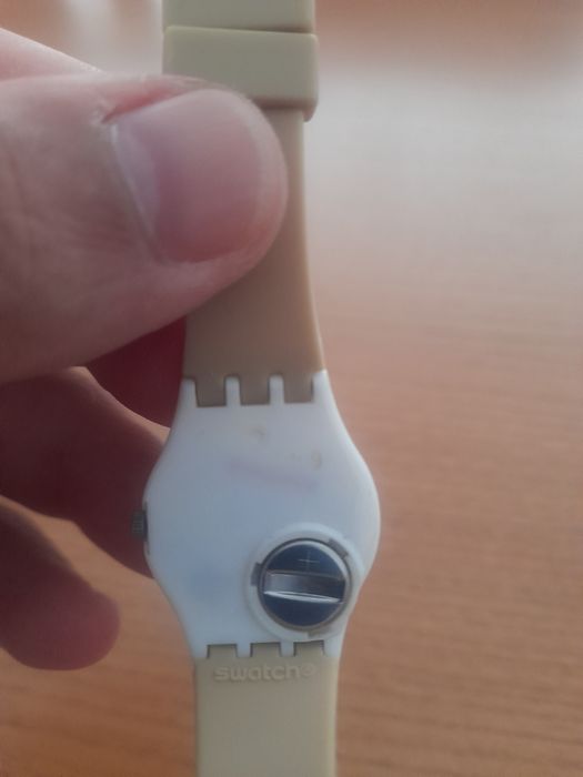 Relogio como novo de mulher marca  swatch.