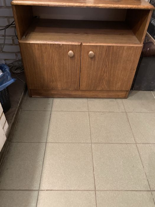 Ремонт и реставрация мебели .