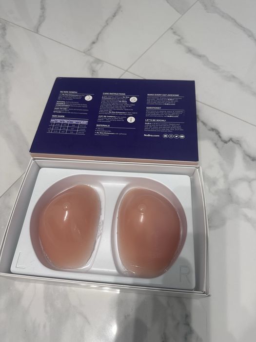 Накладки для збільшення грудей