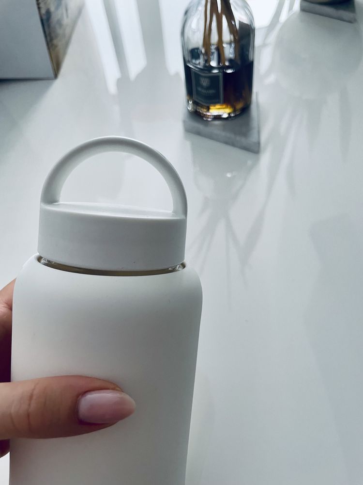 Biała butelka na wodę 500ml