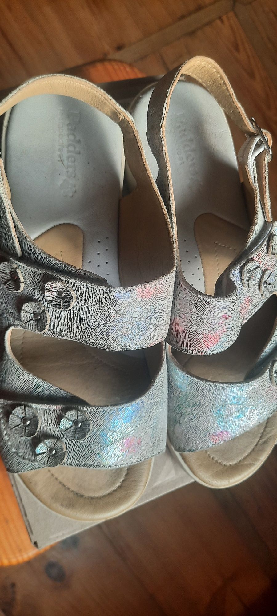 Шкіряні жіночі сандалі босоніжки взуття для дівчат дитяче 36р.