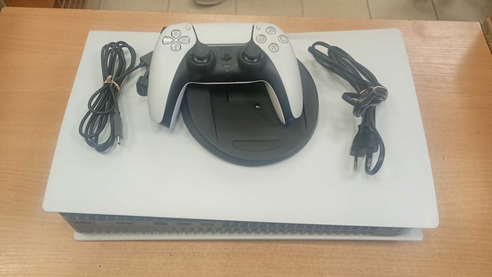 Konsola PS5 825GB Pad-Komis MADEJ Dębica