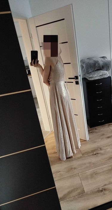 Sukienka maxi z rozcięciem