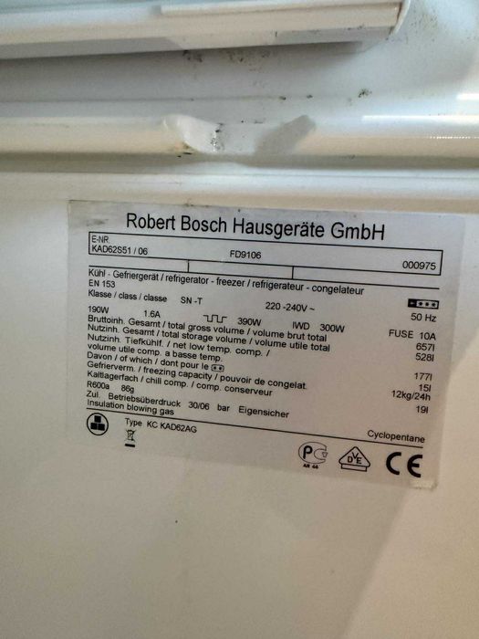 Sprzedam lodówkę Bosch uszkodzoną na części