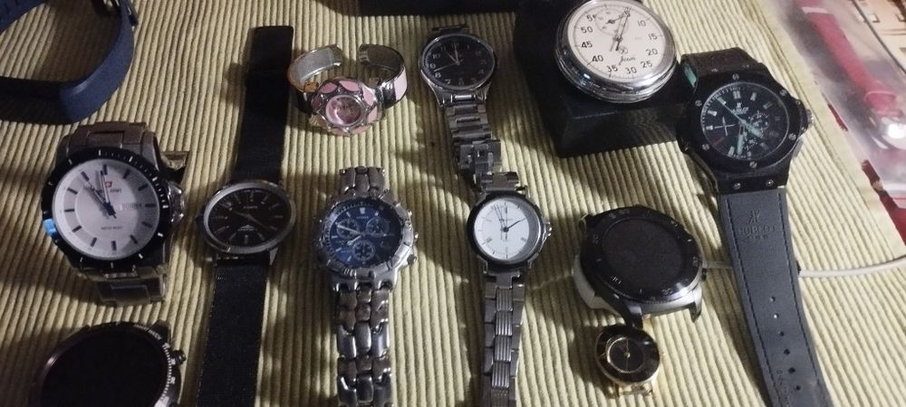 Продам часы  есть рабочие и не рабочие