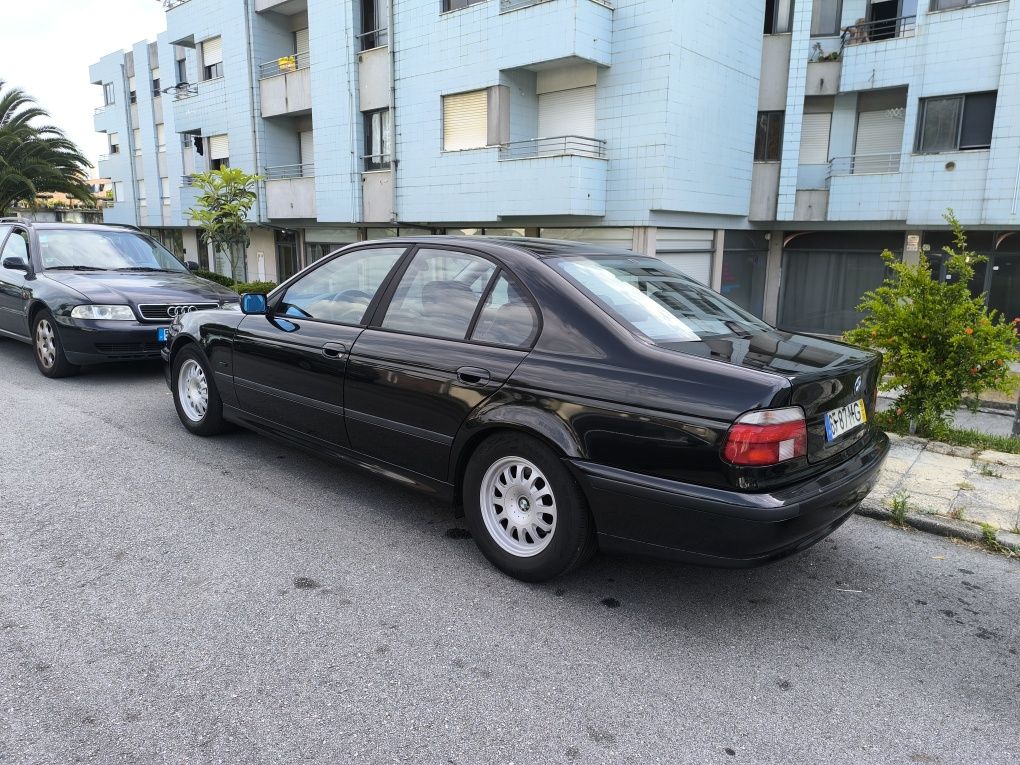 BMW e39 523i com 217.000 quilómetros