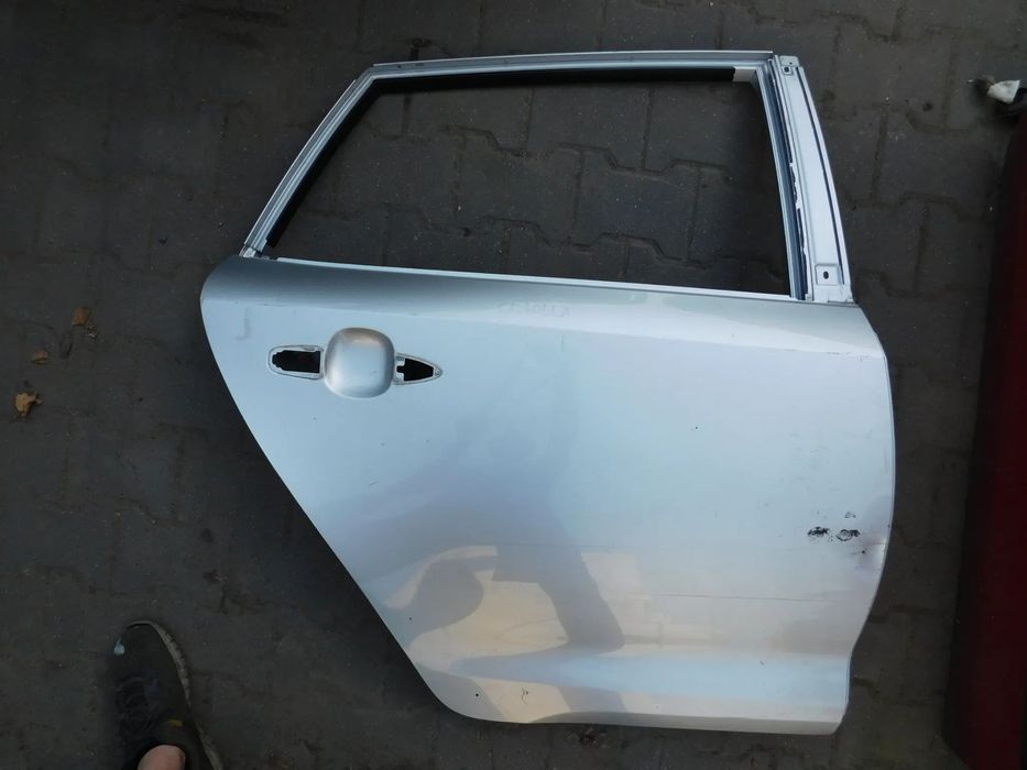 drzwi prawe tył TOYOTA COROLLA XII E21 KOMBI