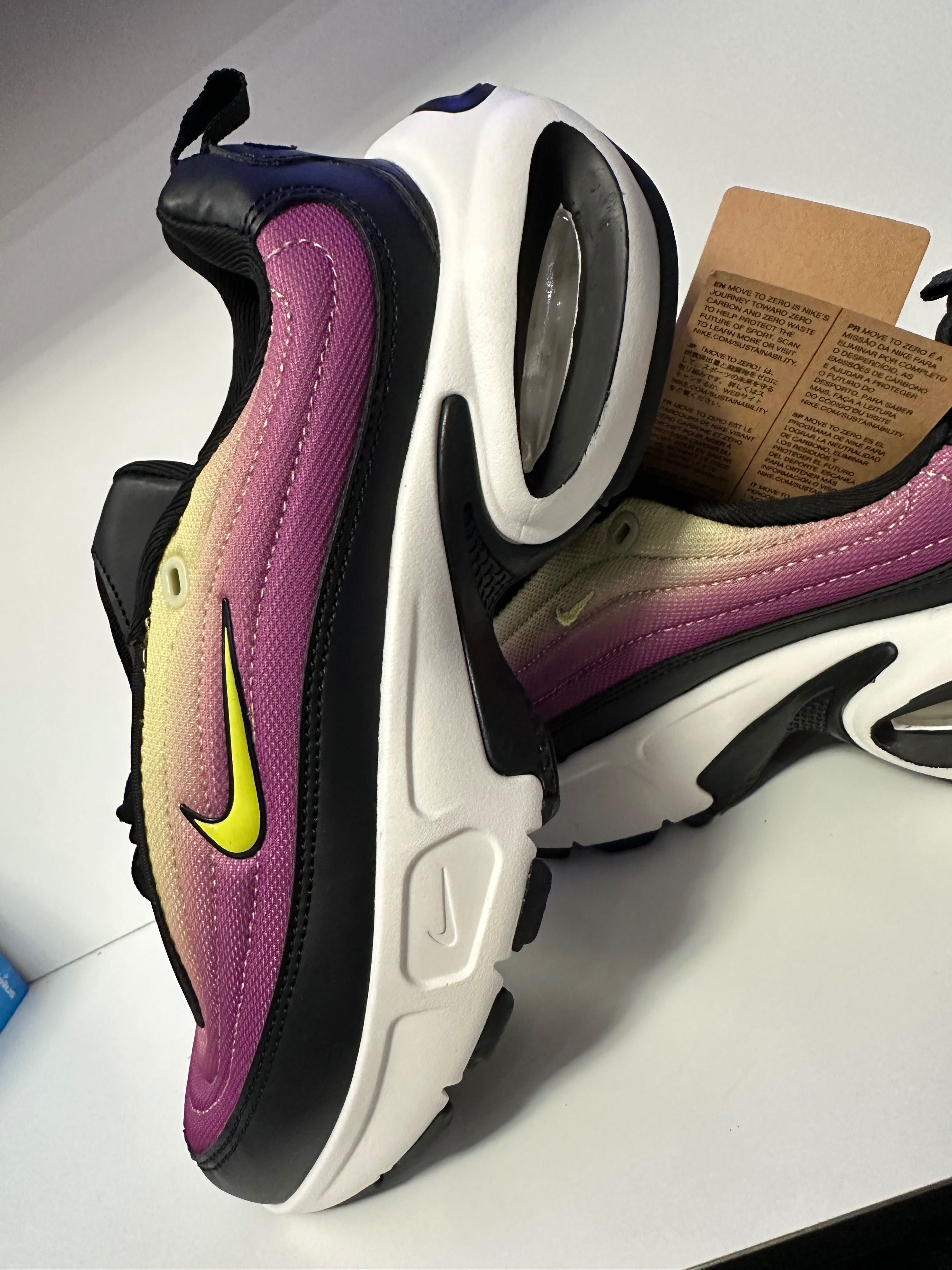 Жіночі кросівки W NIKE AIR MAX PORTAL 38,40