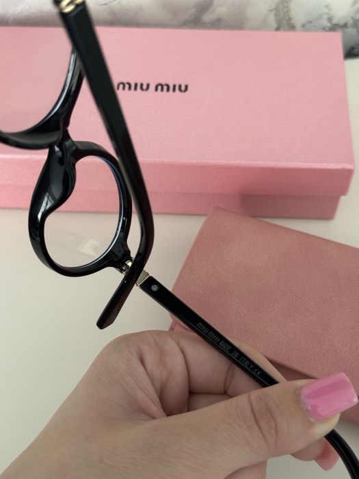 Прозрачные черные имиджевые очки miu miu