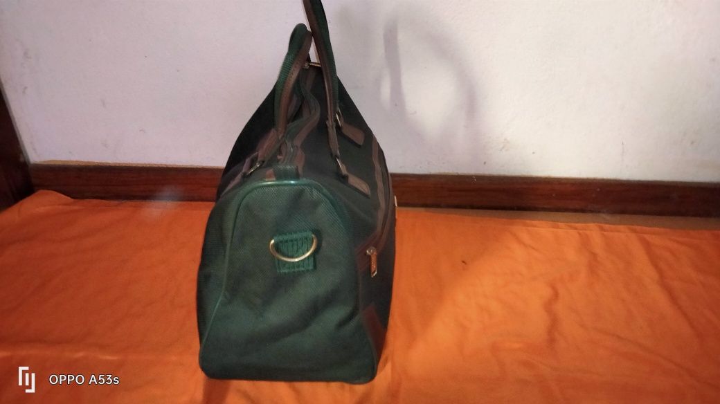 Saco em tecido verde 3.00 euros