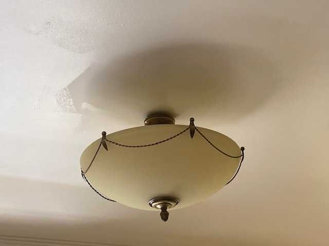 Dois Candeeiros de Sala de Estar