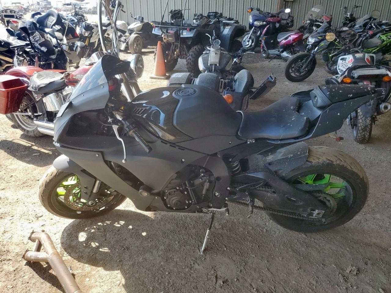 2023 YAMAHA Yzf R1