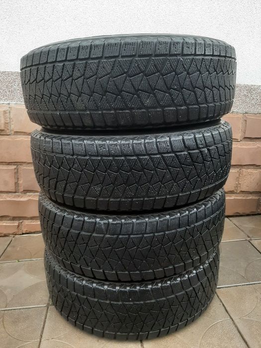 Шини 215 65 16 Bridgestone Blizzak  DM-V2
