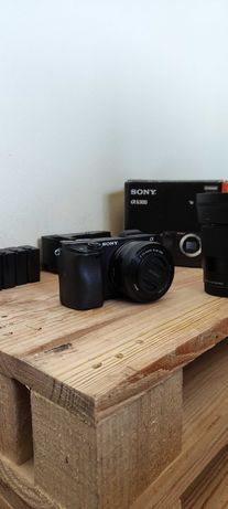 Sony Alpha 6300 com 2 lentes e setup completo!!