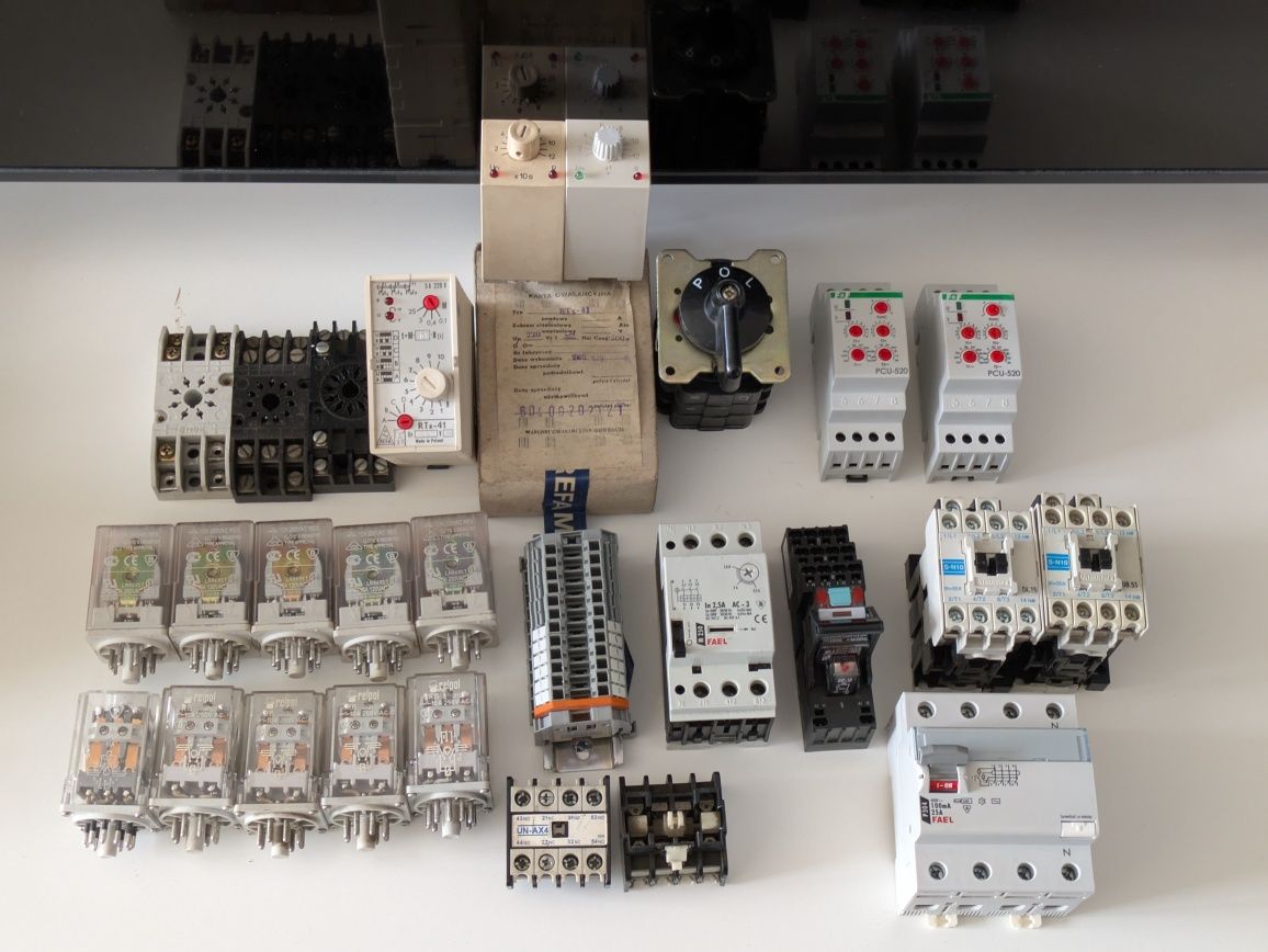 Zestaw elementów elektronicznych. możliwość sprzedaży pojedynczych el.