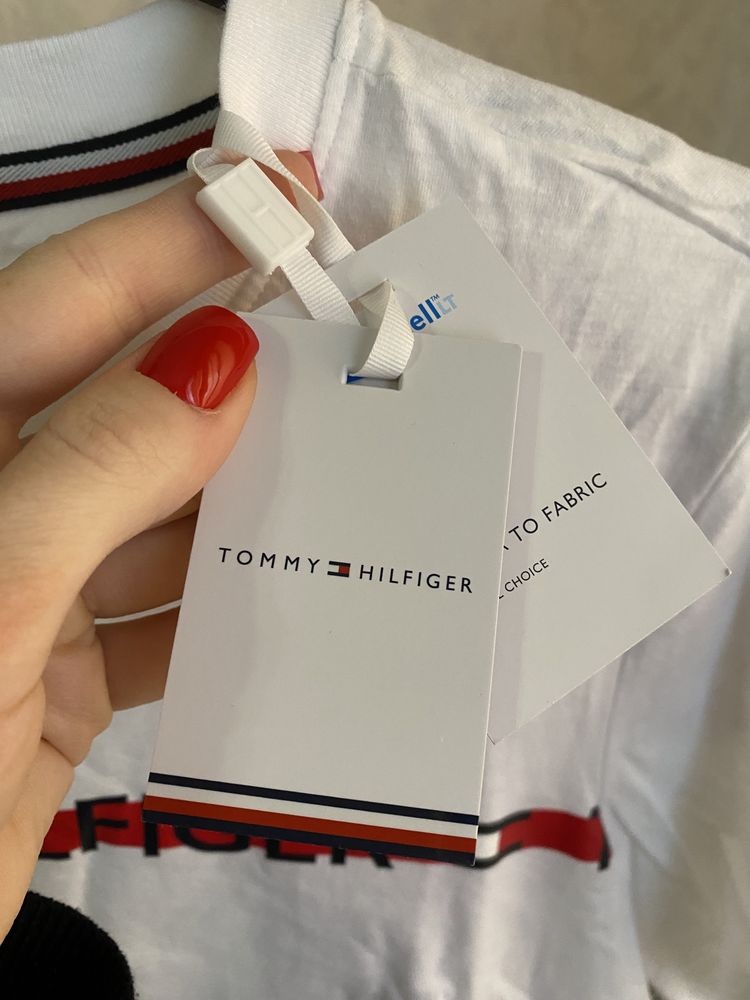 футболка біла Tommy Hilfiger нова xs