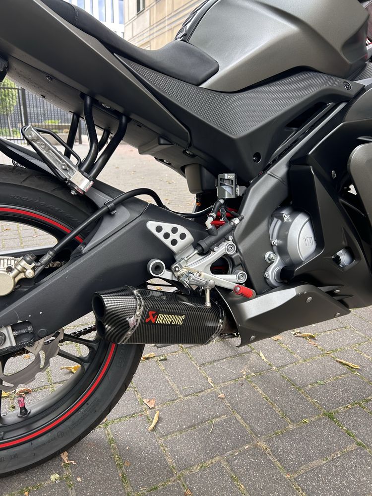 Yamaha YZF - 125
