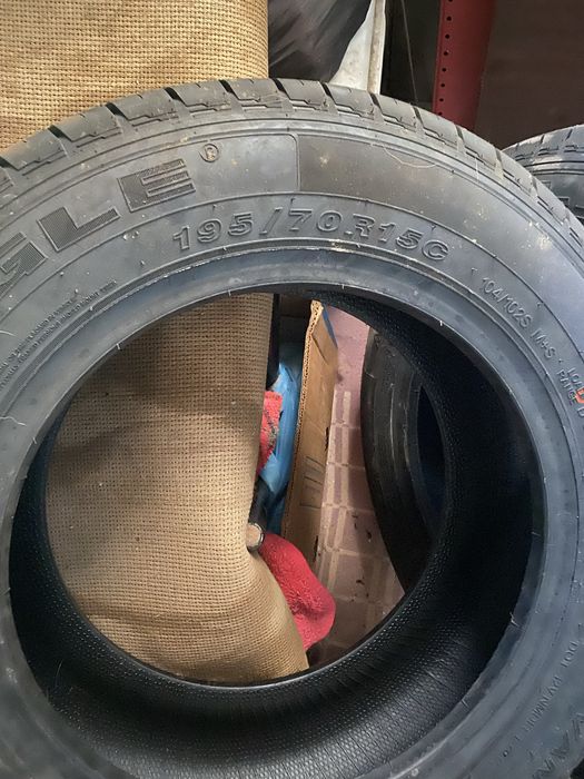 Резина 195/70R15C  (літня) нова