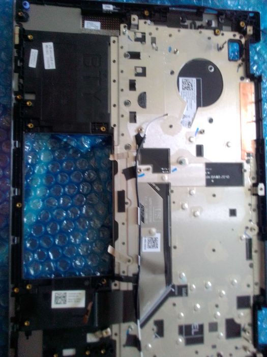 Продам оригинальную клавиатуру к ноутбуку Dell Inspiron 5000