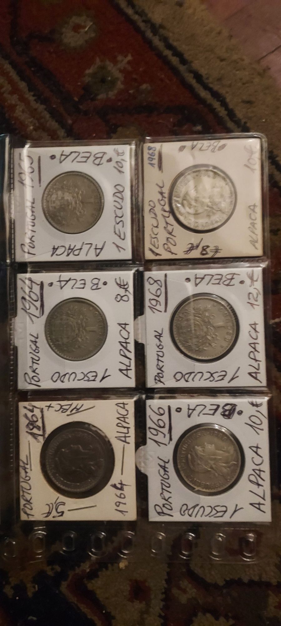 VENDO LOTE DE 24 moedas de Portugal. Selos novos também.  Fotos.