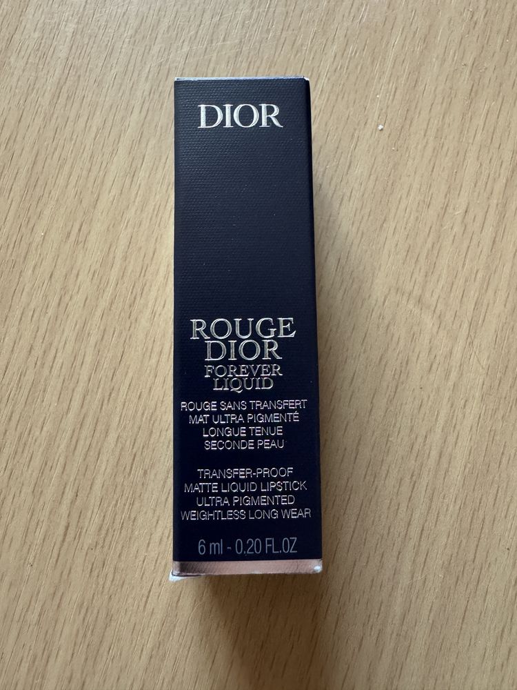 Жидкая матовая помада Dior рідка матова помада