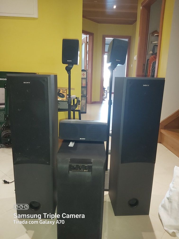 Colunas Sony e sourrund yamah